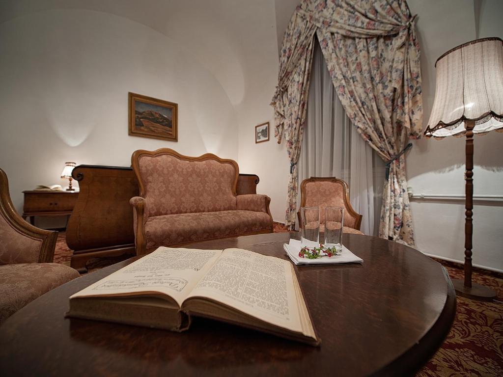 Ea Zamecky Hotel Hrubá Skála Dış mekan fotoğraf
